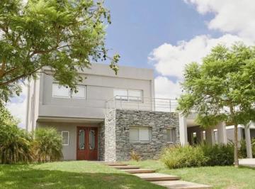 Casa · 240m² · 5 Ambientes · 2 Cocheras · Casa en Venta en Vistas, Puertos, Escobar