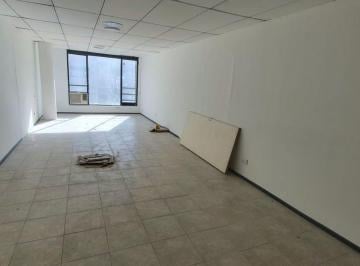 Oficina comercial · 40m² · Alquiler Oficina Centro 40 m Sobre Av Colon