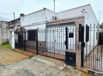 Casa · 90m² · 4 Ambientes · 1 Cochera · Casa en Venta 4 Ambientes con Cochera en San Justo