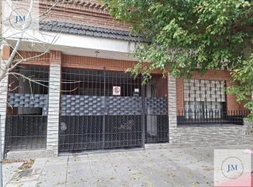Casa · 152m² · 7 Ambientes · 1 Cochera · Casa en Villa Lynch