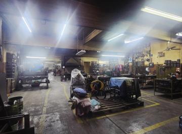 Bodega-Galpón · 764m² · 1 Ambiente · Galpón con Montacarga, Oficinas Venta – 764 m²