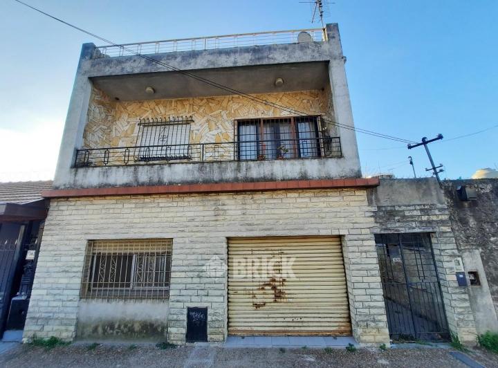 Casa · 187m² · 5 Ambientes · 1 Cochera