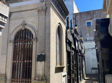 Bóveda, nicho o parcela , Recoleta · Venta Bóveda en El Cementerio de La Recoleta