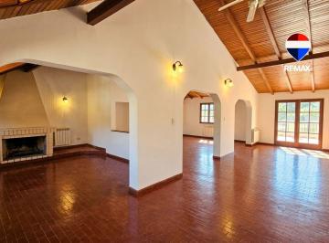 Casa · 400m² · 6 Ambientes · 1 Cochera · Casa en Venta Tres Cerritos 3 Domitorios y Pileta