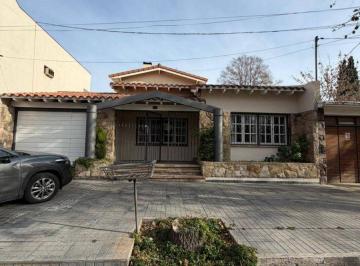 Casa de 7 ambientes, Guaymallén · Casa en Venta C/ Cochera en Bombal