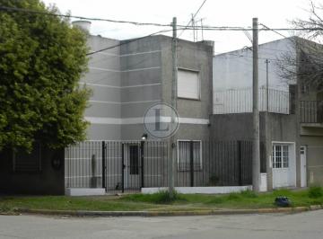 Casa de 5 ambientes, Santo Tomé · Venta Casa y Departamento en Planta Alta, Centenario 2216, Santo Tome, zona Centro!