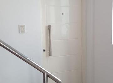 Puerta del departamento · Excelente Dpto de 2 Ambientes
