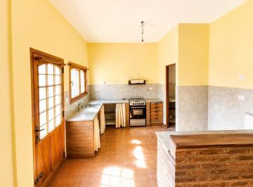Casa · 195m² · 6 Ambientes · 4 Cocheras · Casa en Venta en El Palomar, 6 Ambientes con Parque, Apta Crédito