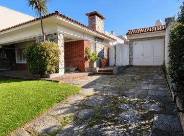 Casa · 169m² · 7 Ambientes · 2 Cocheras · Alquilo Casa 4 Dorm. en Punta Gorda