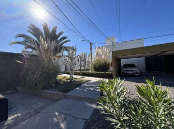 Casa de 3 ambientes, Villa Nueva · Alquiler Duplex 2 Dorm. en Complejo Privado con Cochera Cubierta. Guaymallen Mendoza