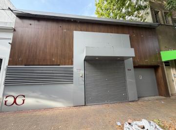 Casa · 100m² · 5 Ambientes · 1 Cochera · Alquiler de Casa/oficina a Refaccionar 3 Dorm. en La Plata.