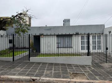 Casa de 9 ambientes, Córdoba · Vendo Casa de 3 Dorm. C/cochera. Villa Cabrera