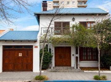 Casa · 197m² · 5 Ambientes · 1 Cochera · Venta de Casa en H. Lagos N° 520, Santa Rosa