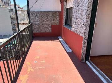 Departamento · 38m² · 2 Ambientes · 2 Amb. a La Calle con Balcón Terraza.