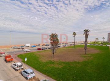 Departamento · 62m² · 3 Ambientes · Alquiler Apartamento 2 Dorm. Ciudad Vieja Rambla Francia y Zabala
