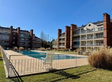 Departamento · 70m² · 3 Ambientes · 1 Cochera · Departamento con Jardin en Alquiler en Tortugas II