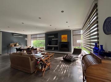 Casa · 190m² · 4 Ambientes · 3 Cocheras · Casa en Venta Altos de Hudson II de 3 Dorm., Parque y Pileta