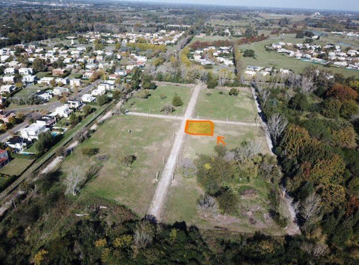 Terreno · 616m²