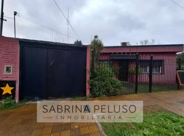 Casa · 197m² · 3 Ambientes · 1 Cochera · Casa en Venta en Villa Tesei