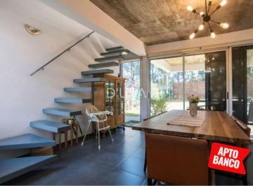 Casa de 4 ambientes, La Plata · Casa en Barrio Semicerrado, Dos Dorm., 2 Baños, Pileta y Parque