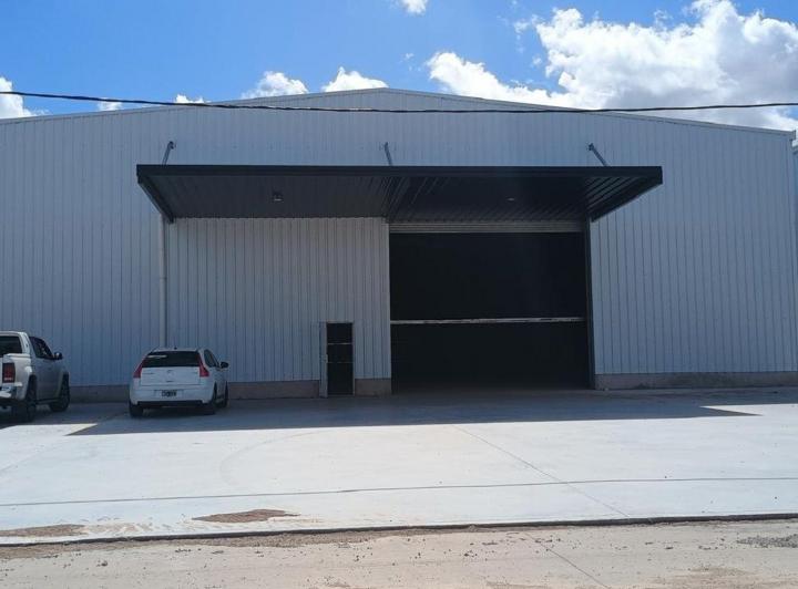 Depósito · 845m²