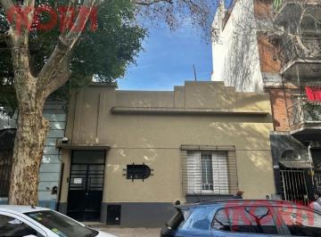 PH · 53m² · 2 Ambientes · Venta Renovado PH de 2 Ambientes con Patio Propio en Paternal. Apto Profesional y Crédito.