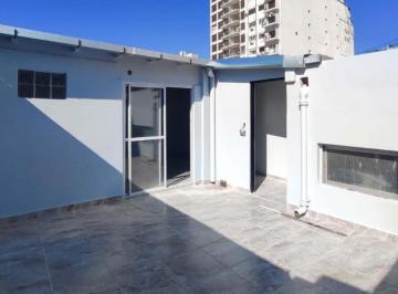 PH · 106m² · 4 Ambientes · Venta PH de 4 Ambientes con Espectacular Terraza Propia en Paternal. Apto Crédito Hipotecario!