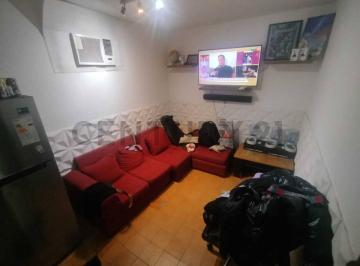 Casa · 223m² · 5 Ambientes · 1 Cochera · Casa en Venta – Pío Baroja 266, Villa Centenario | Terreno de 298 m²
