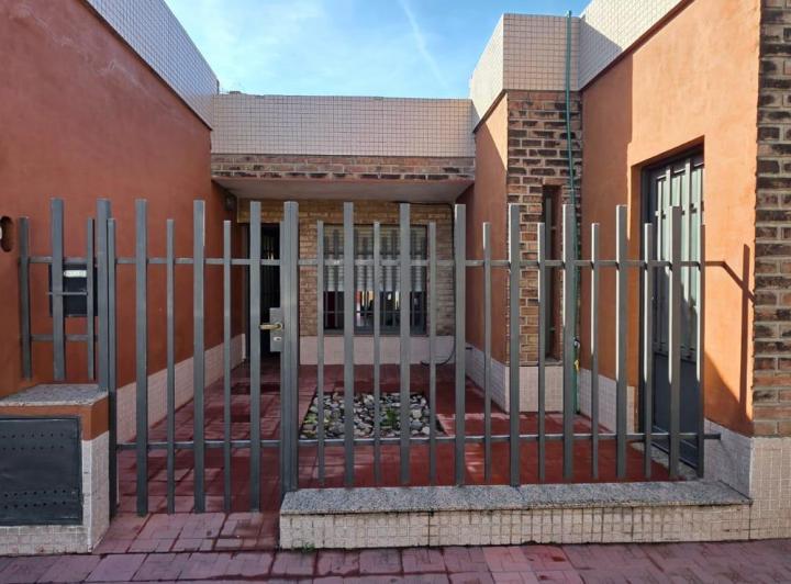 Casa · 210m² · 2 Dormitorios · 1 Cochera