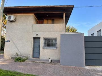 Casa · 140m² · 4 Ambientes · 4 Cocheras · Venta Casa 5 Ambientes Quilmes