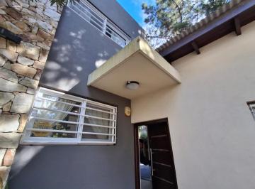 Casa · 119m² · 4 Ambientes · Casa en Alquiler 4 Ambientes