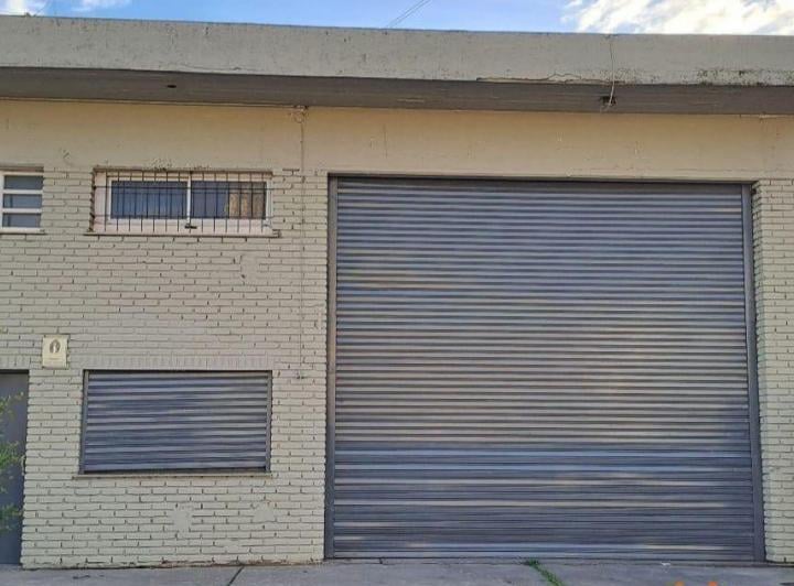 Bodega-Galpón · 330m² · 3 Ambientes · 10 Cocheras