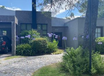Casa de 5 ambientes, Esteban Echeverría · Casa en Alquiler en Venado II