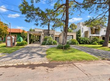 Casa de 5 ambientes, Esteban Echeverría · Casa en Alquiler en Venado II