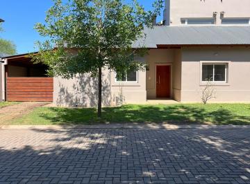 Casa de 8 ambientes, Córdoba · Casa en Campo de Vuelo 1
