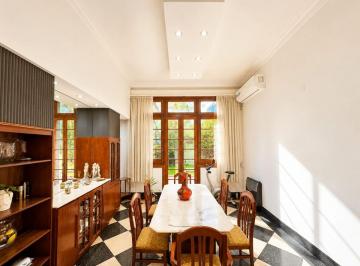 Casa de 9 ambientes, Rosario · Casa en Balcarce 1400 en Venta Estilo Art Deco