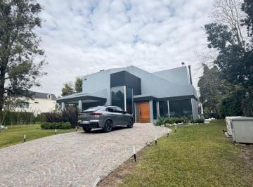 Casa de 5 ambientes, Esteban Echeverría · Hermosa Casa en Venta en Saint Thomas Oeste Canning - con Financiación