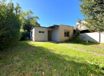 Casa · 50m² · 3 Ambientes · 3 Cocheras · Venta Casa Villa Elisa - Extenso Terreno