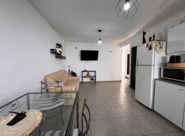 Departamento · 64m² · 3 Ambientes · Venta de Departamento de 2 Dorm. con Patio y Cochera