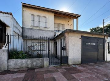 Casa · 164m² · 5 Ambientes · 1 Cochera · Venta de Casa - Berazategui