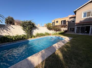 Casa · 390m² · 6 Ambientes · 2 Cocheras · Casa - Haedo Norte