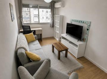 Departamento · 40m² · 2 Ambientes · 1 Cochera · Alquiler de Apartamento de 1 Dormitorio con Garaje en El Centro, Montevideo