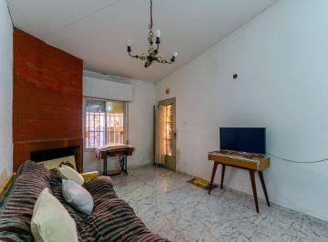 Casa · 93ha · 3 Ambientes · 1 Cochera · Casa en Venta - Pérez - Dos Dorm. y Cochera