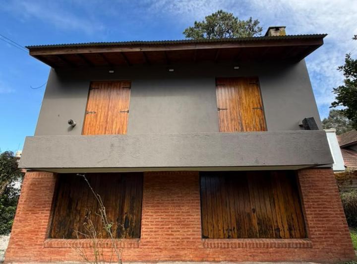 Casa · 150m² · 4 Ambientes · 3 Cocheras
