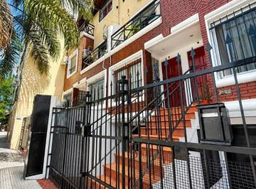 Casa · 130m² · 4 Ambientes · 2 Cocheras · Triplex en Coghlan con Patio, Terraza y Cochera Cubierta