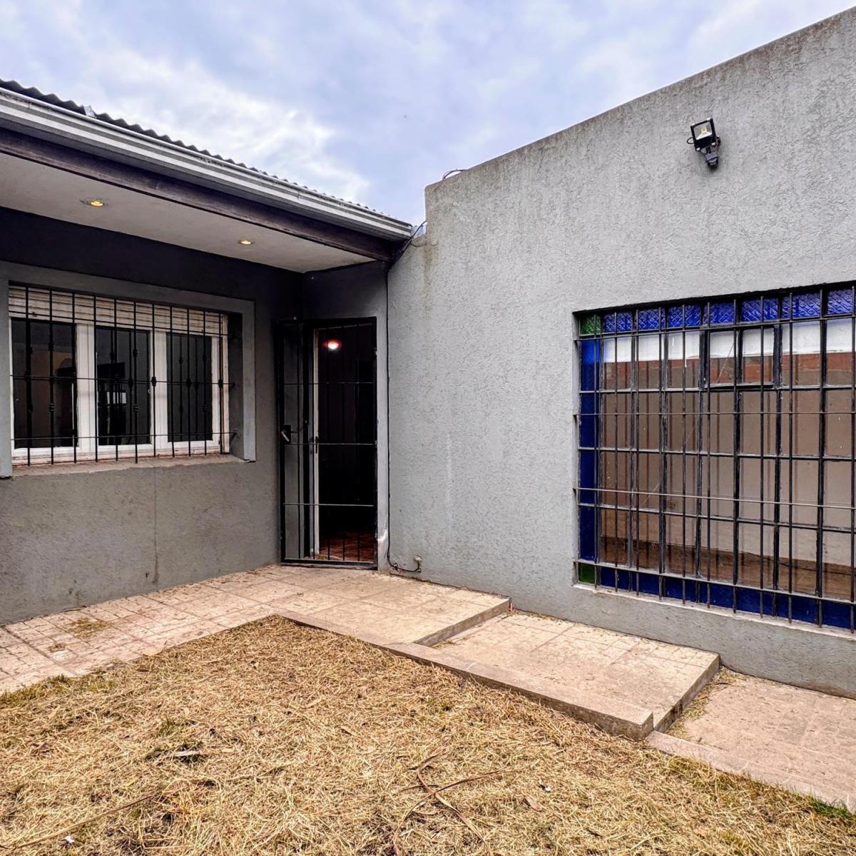 Casa en alquiler, 3 ambientes, 303m² — Tandil