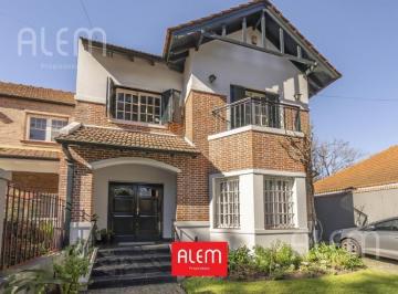 Casa · 270m² · 6 Ambientes · 2 Cocheras · Casa en Venta en Temperley, Lomas de Zamora