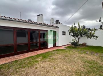 Casa · 150m² · 6 Ambientes · 1 Cochera · 1 Planta - 2 Dorm. - Quincho - Cochera - Casa en Venta en Bajo Palermo