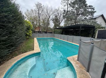 Casa · 160m² · 10 Ambientes · 1 Cochera · Cimarron 2581 - Casa de 3 Dorm. Amoblado en Alquiler - Country Club, Funes