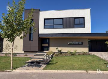 Casa · 750m² · 6 Ambientes · 3 Cocheras · Casa en Venta 4 Dorm. - Gran Play Room - Barrio Gran Boedo - Lujan de Cuyo